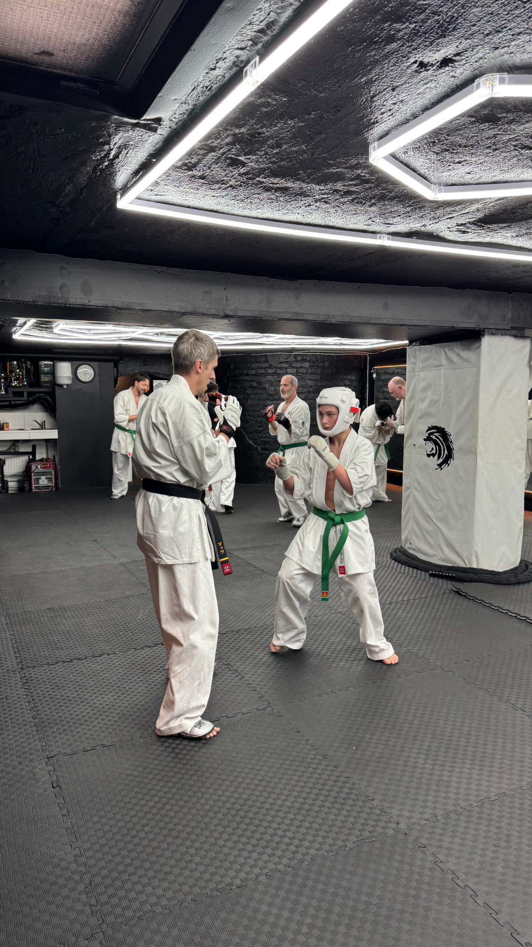 Sparring med skyddsutrustning